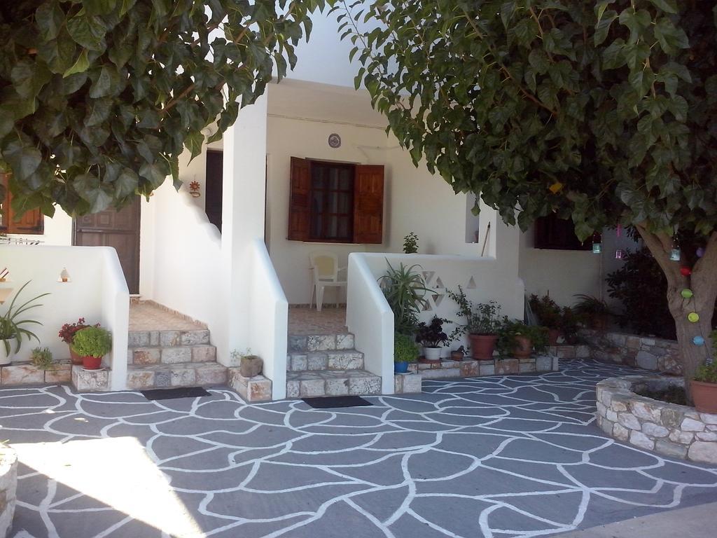 Athena'S Houses Skyros Exterior photo